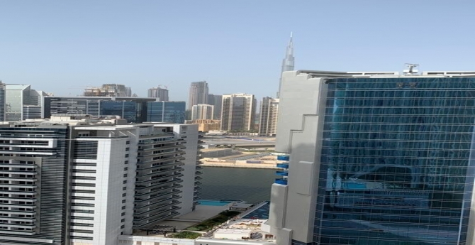 Burj Khalifa & Canal View-Business Bay Cozy Studio